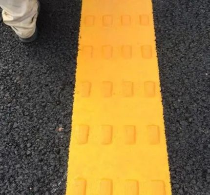 Máquina de marcação de linhas rodoviárias de vibração a bateria Equipamento de pintura de linhas de ruído termoplástico