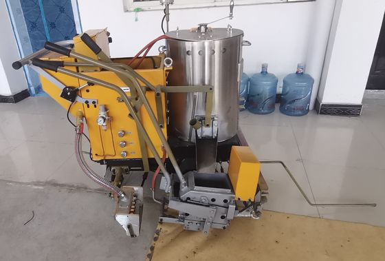Máquina de marcação de linhas convexas de estradas termoplásticas a bateria