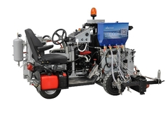 Pequeno caminhão de marcação de estradas em termoplástico